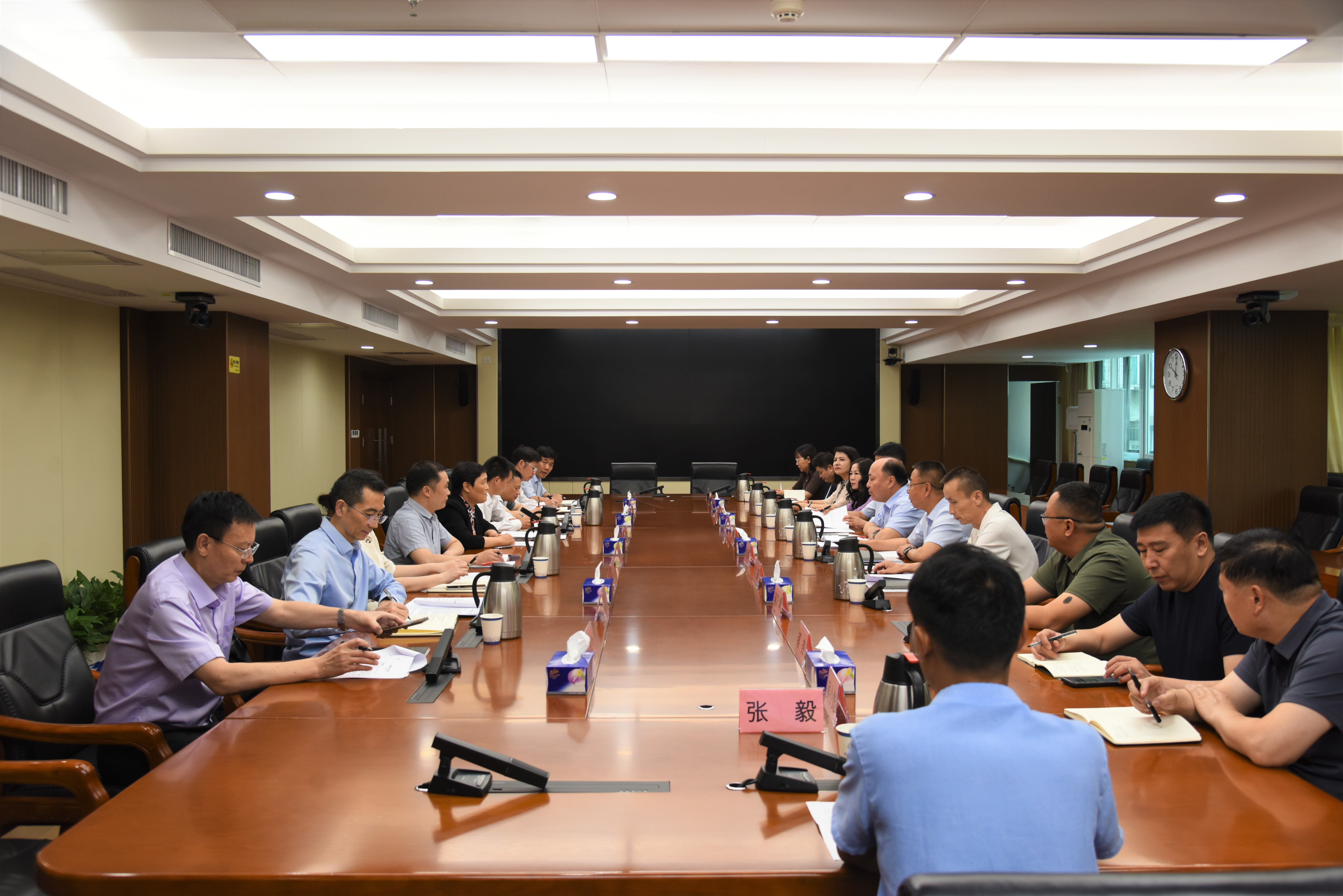 博州政府副州长吾尔肯同志率州交通运输系统干部赴省厅学习考察